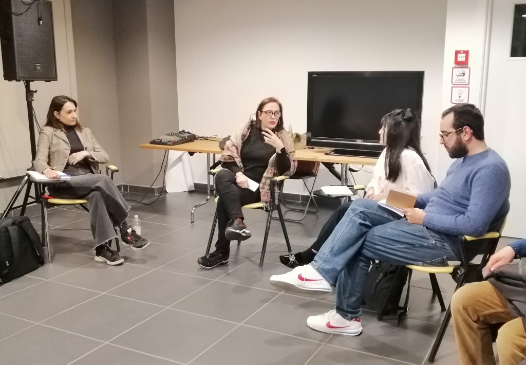 Gli studenti della Scuola di Scrittura di Viagrande Studios incontrano la medium Tiziana Bosco per farsi raccontare il suo mondo.