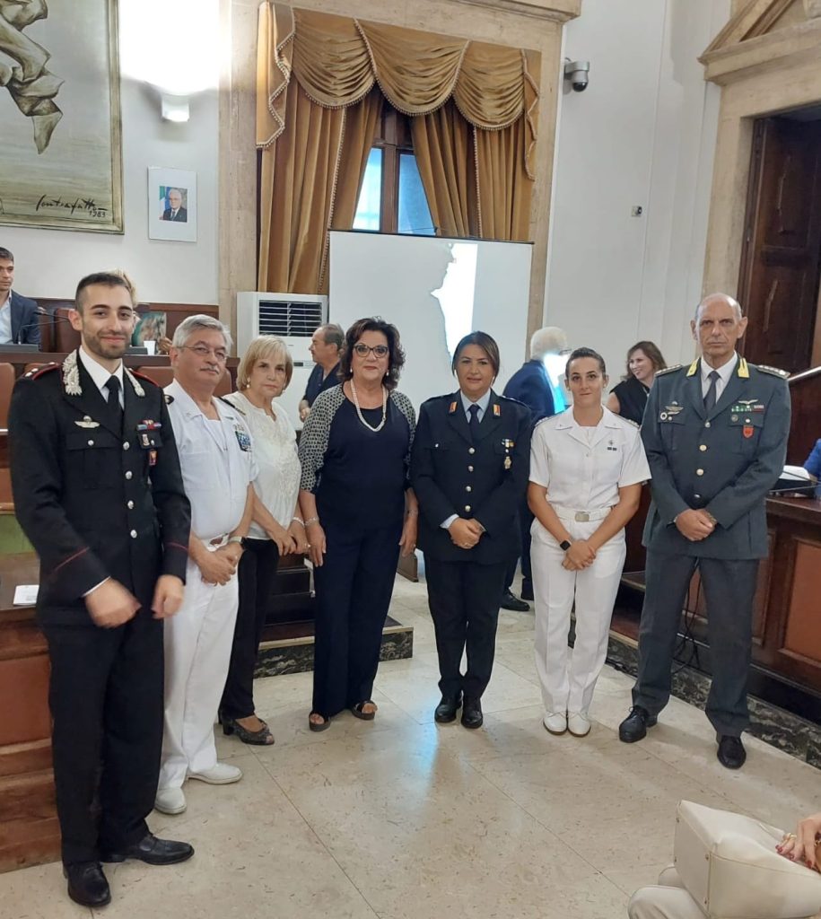 Alcune delle autorità istituzionali e militari presenti alla serata; foto di S. Caffo