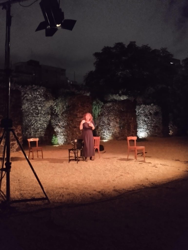 Entro i limiti della media europea, spettacolo su una realtà estremamente attuale ph Angela Strano