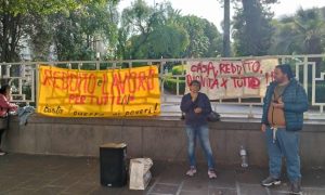 Presidio tenutosi lo scorso 17 aprile volto a far conoscere la Legge di Iniziativa Popolare sul reddito minimo garantito individuale ph Angela Strano