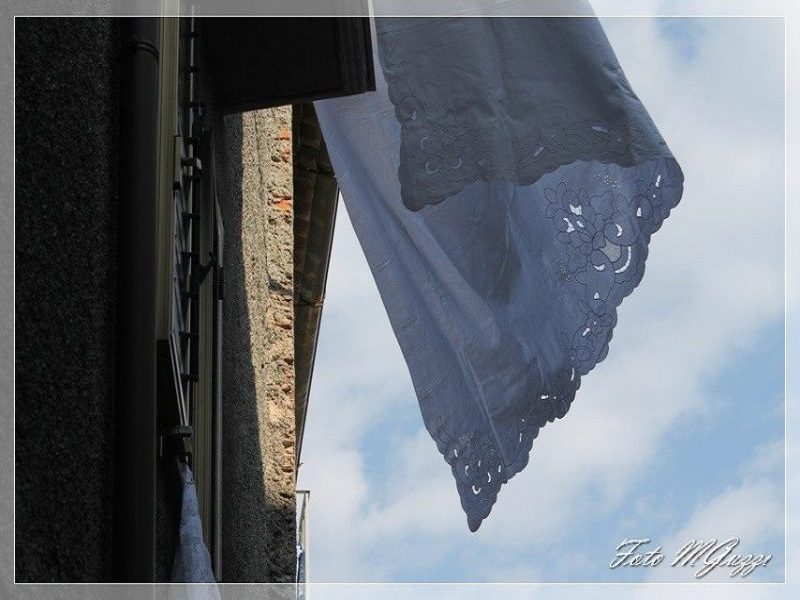 incanto: un lenzuolo al vento