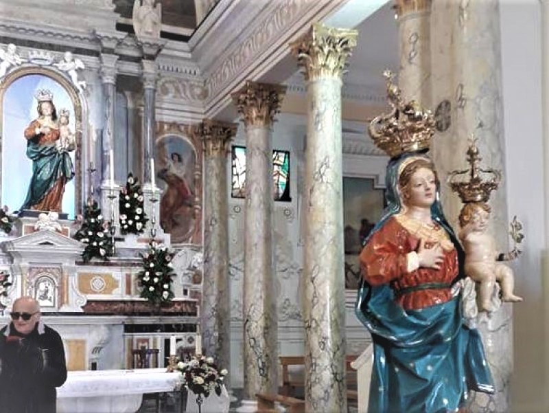 Le Due Statue della Madonna