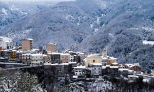nivari: Paesaggio Conflentese Con La Neve
