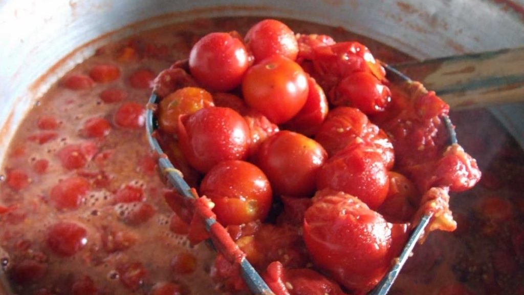 Salsa di Pomodori: la pentola