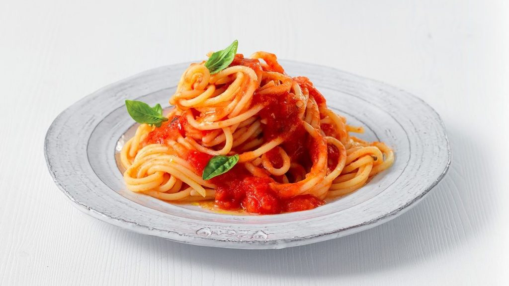 salsa di pomodoro: Spaghetti Al Pomodoro