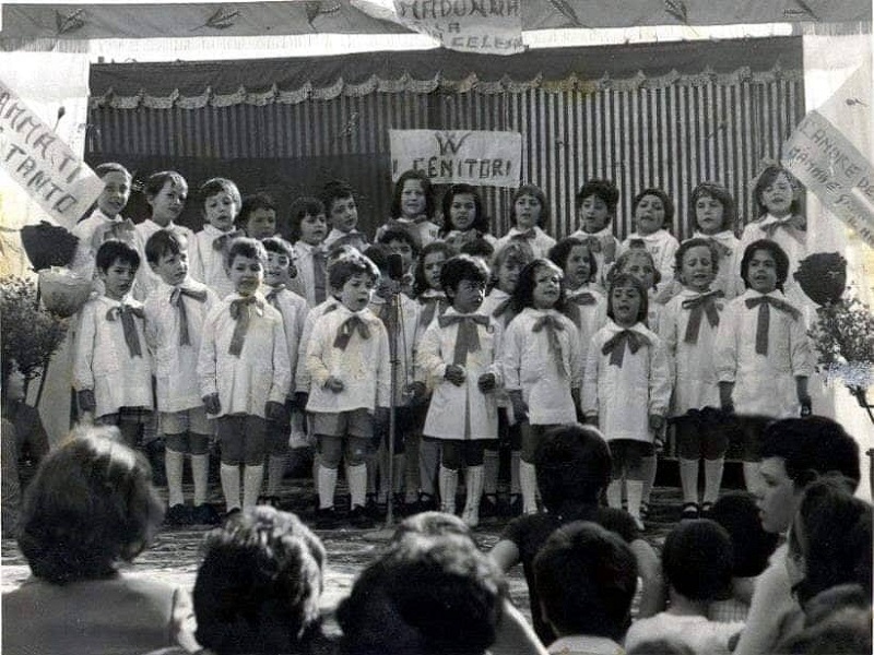 Festa Della Mamma. la Recita