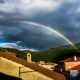 Chi desidera vedere l’arcobaleno deve imparare ad amare la pioggia