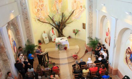 Buon 2 luglio: l'interno della chiesa dellaQuerciola