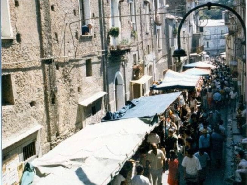 10 cose da fare: Bancarelle u juarnu a madonna