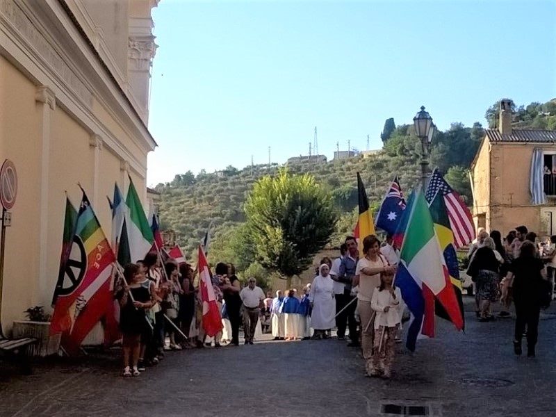 Corteo Di Bandiere