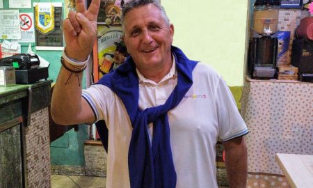Tonino Palermo: saluta nel bar centrale