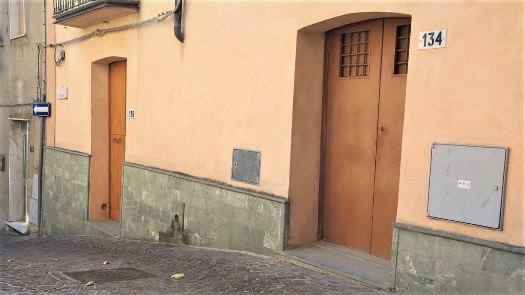 Ingresso Esattoria: le porte