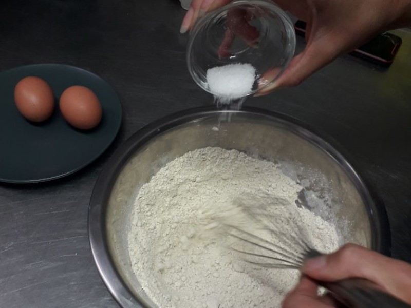 Crepes con farina di castagne: Preparazione Impasto
