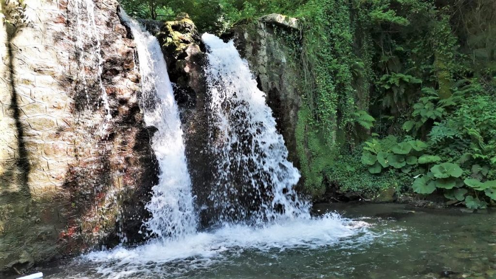 Jume: Cascata del fiume salso