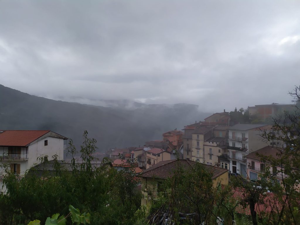 Conflenti Con La Nebbia N