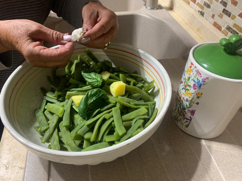 Vajaneddre E Patate Con Mani Mamma