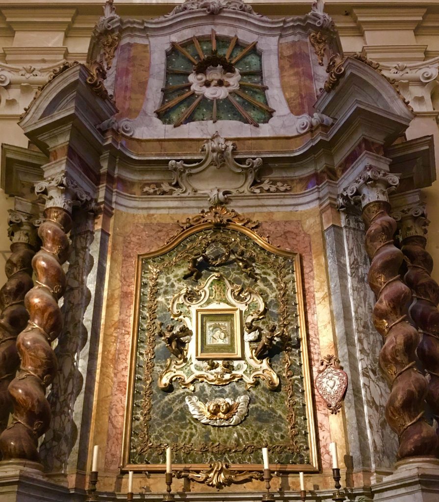 Manifattura raffigurante la Madonna del Consiglio