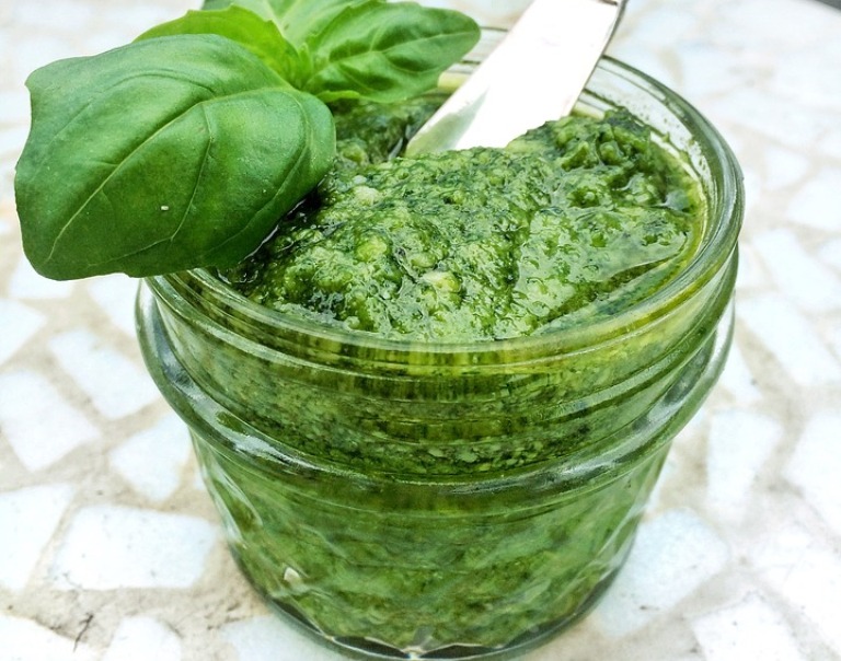 Pesto Nel Contenitore