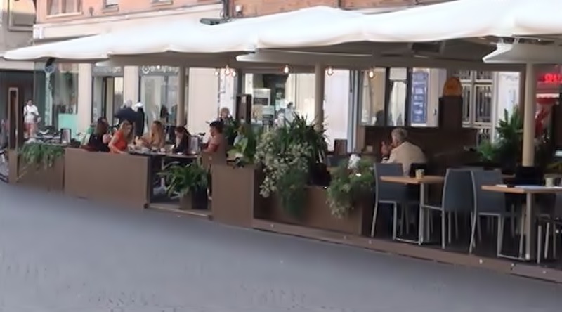 City Outdor a Frosinone - zone esterne del bar