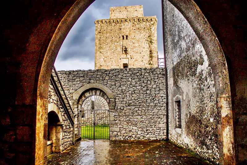 il castello di San tommaso - Castello Di Monte San Giovanni Campano dall'entrata