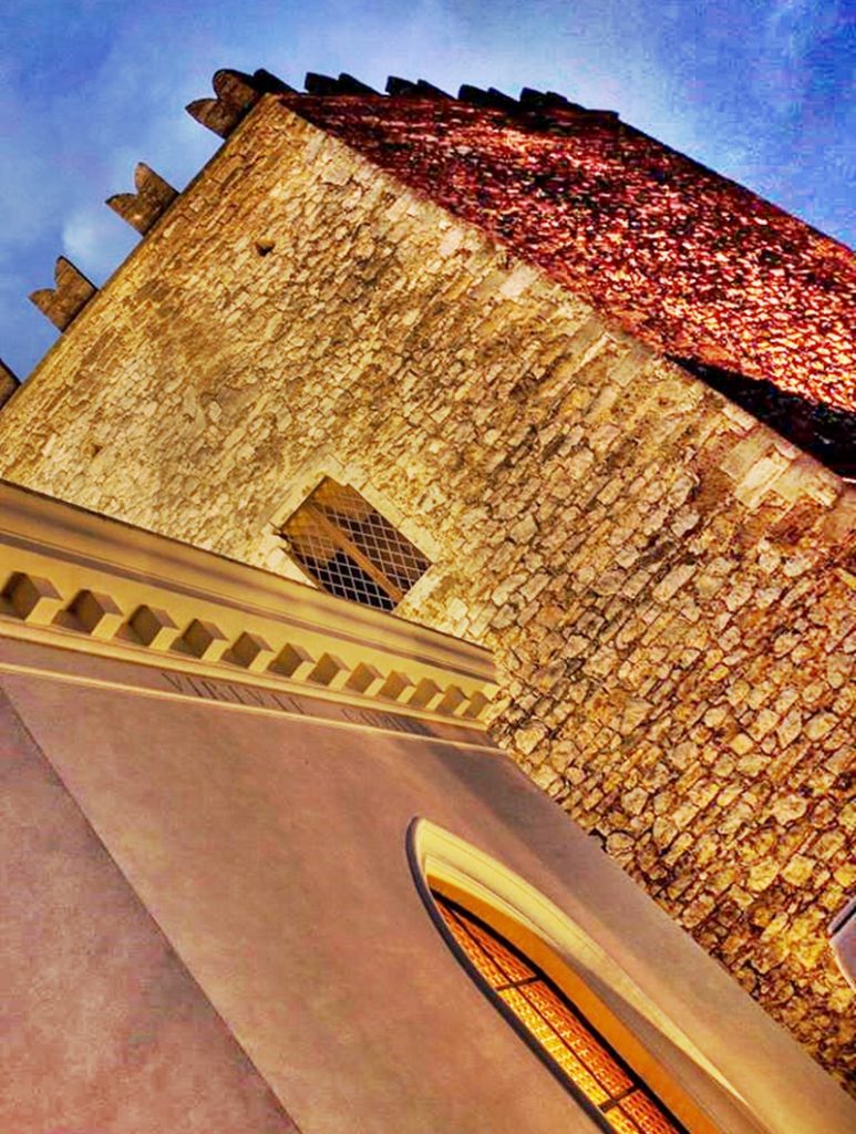 il castello di San Tommaso - Merlature in prospettiva