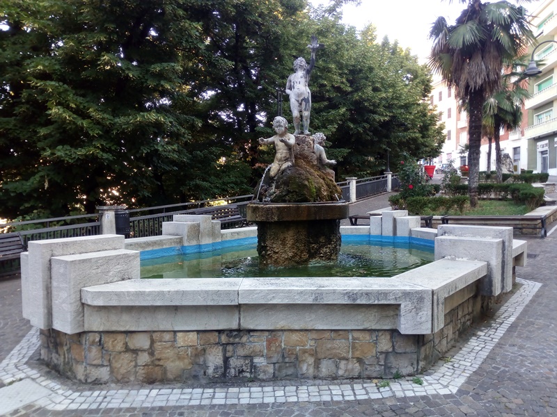 Santa Lucia a Frosinone - fontana a pochi metri della chiesa