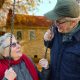 Prenotazione vaccino covid - Coppia di anziani coniugi