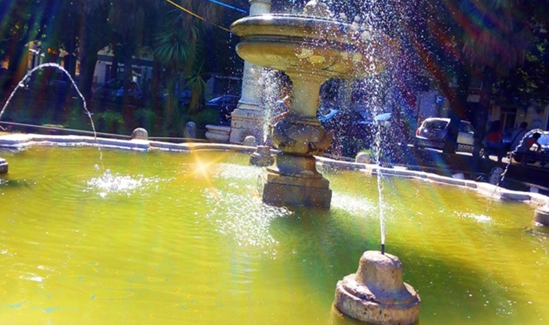 Il sindaco Ottaviani - fontana de Carolis illuminata