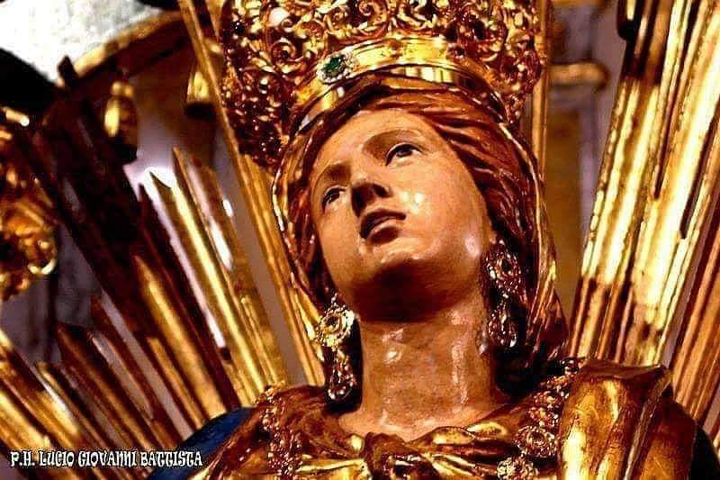 Madonna Del Suffragio - primo piano della statua