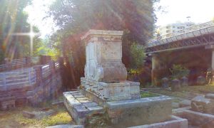 Restauro fontana Bussi - reperto laterale in Via Ponte la fontana