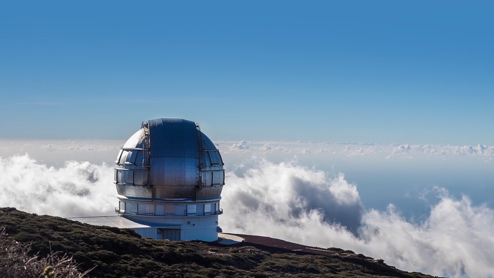 Osservatorio astronomico - Moderno Osservatorio tra le nuvole
