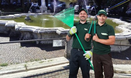 Evidenziando il Verde - operai davanti la fontana