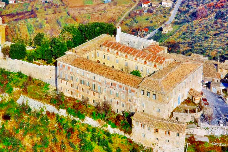 Gamc Lorenzo Viani - Castello Di Arpino visto da un drone
