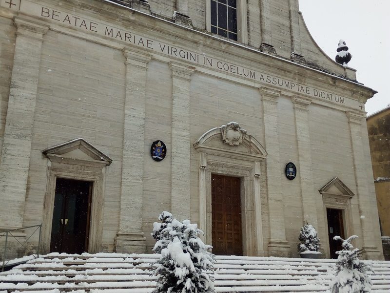 La cattedrale di Santa Maria - la cattedrale innevata