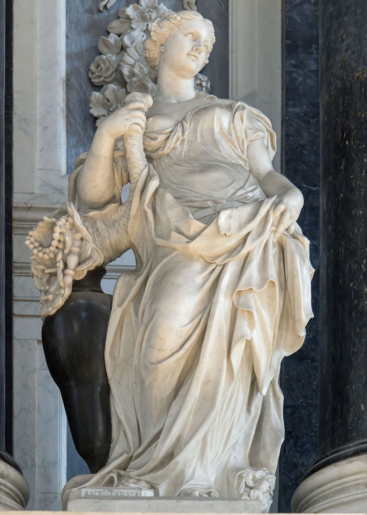 La Befana dalla dea Strenua - Statua in marmo