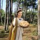 i segreti dei pinoli - Pineta con donna romana