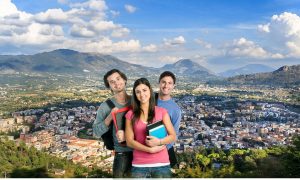 Istruzione e cultura a Frosinone - Studenti e sfondo di Casino