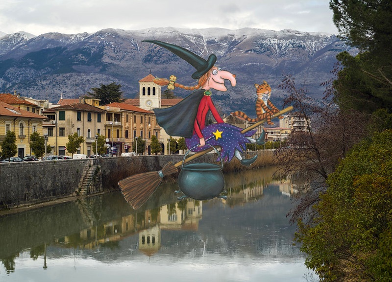 La Befana sfreccia in Ciociaria- Sora E Befana in volo