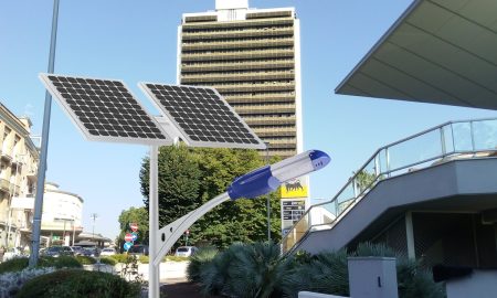 Sedici milioni di euro per Frosinone - lampione con fotovoltaico