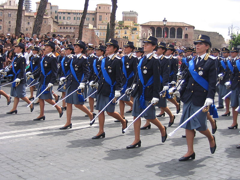 Festa della Polizia di Stato - Poliziotte in sfilata