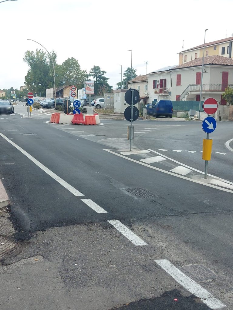 Nuova circolazione allo scalo di Frosinone- Scalo con nuovo asfalto