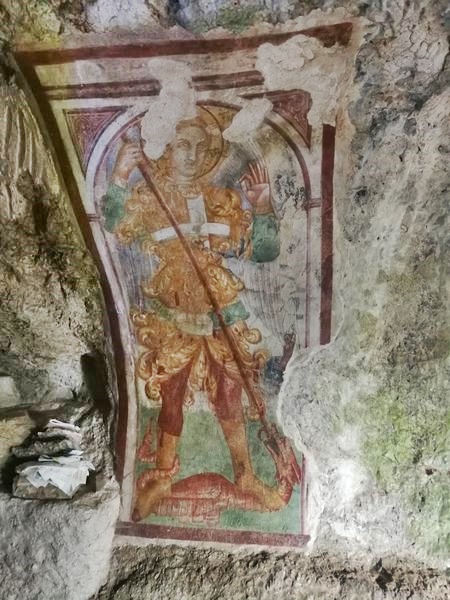 La Grotta di San Michele - Angelo dipinto