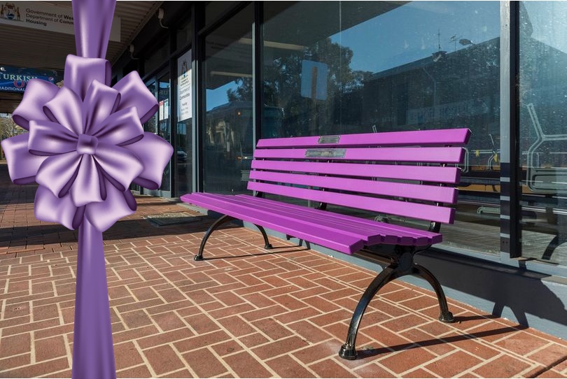 panchina lilla - Ribbon Purple in foto