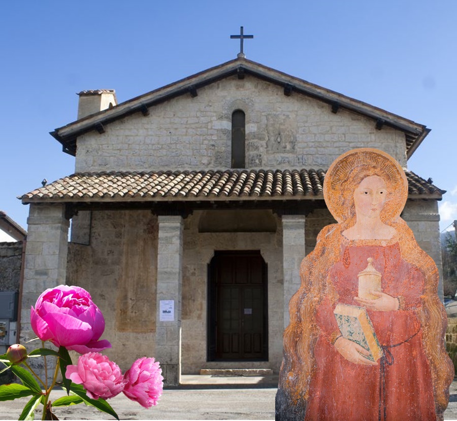 Iglesia de la Maddalena de Alatri - Iglesia de la Maddalena de Alatri con peonías