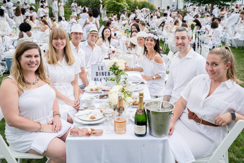 Cena in bianco in Villa Comunale - Diner+en+blanc e tavola