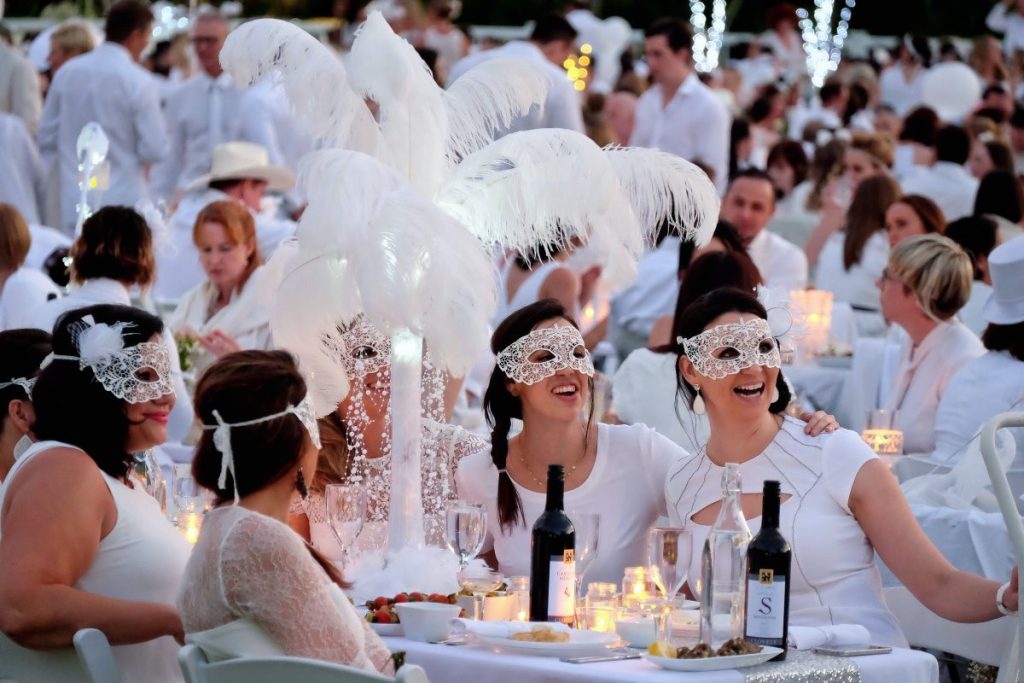 mascherine - More Details Have Been Revealed About The Worldwide Picnic Phenomenon Le Dîner En Blanc In Ballarat Page6 Image2