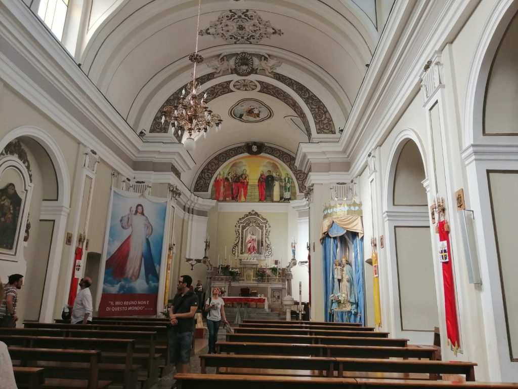 Impressioni Mobili visita ad una chiesa antica