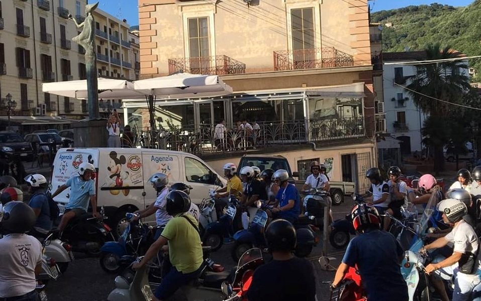 vespisti pronti a partire