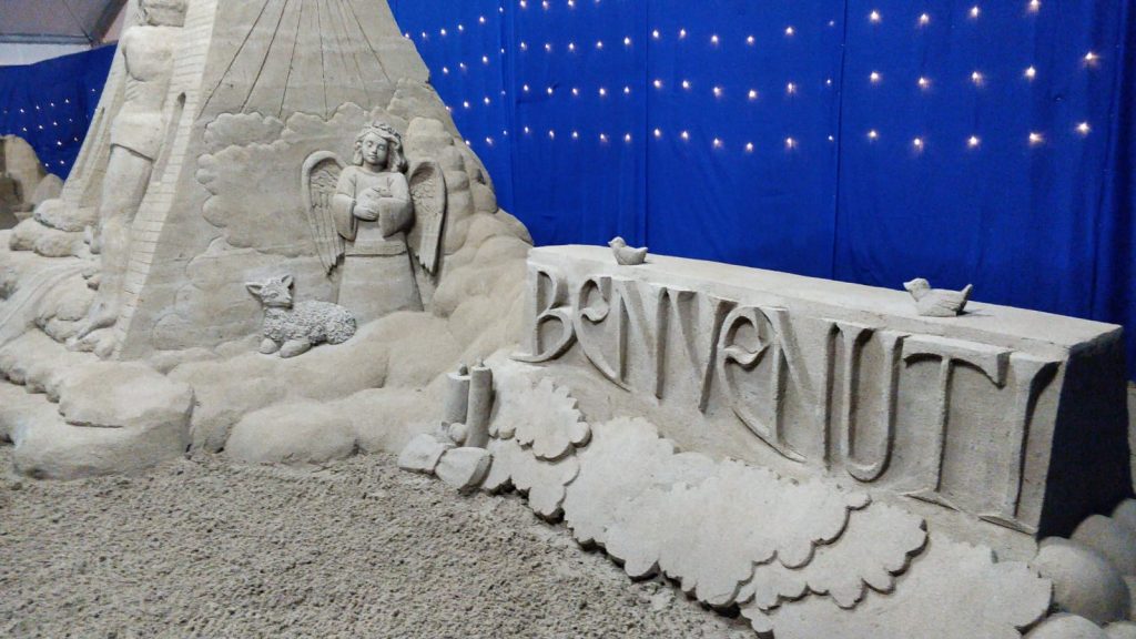 Presepe Di Sabbia con Angelo all'ingresso