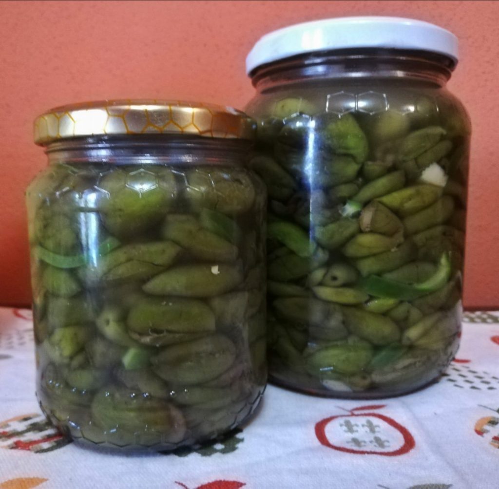 Vasetti Di Olive per le tavole lametine
